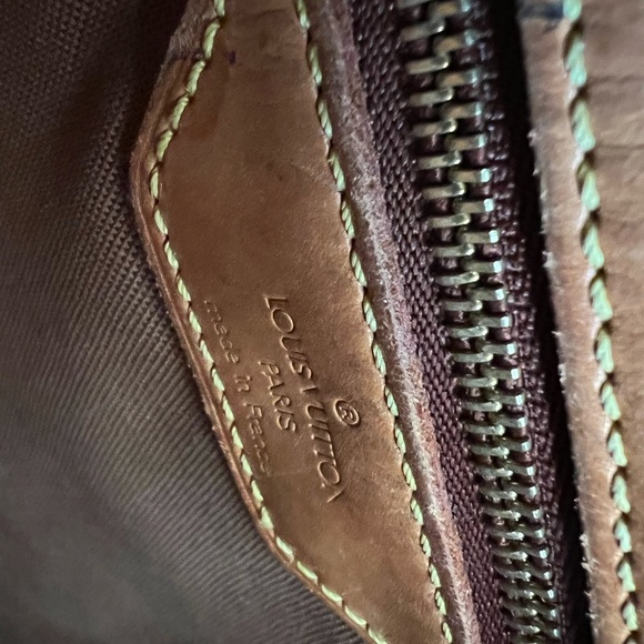 Authentic Louis Vuitton extra Large tote - Picture 3 of 3